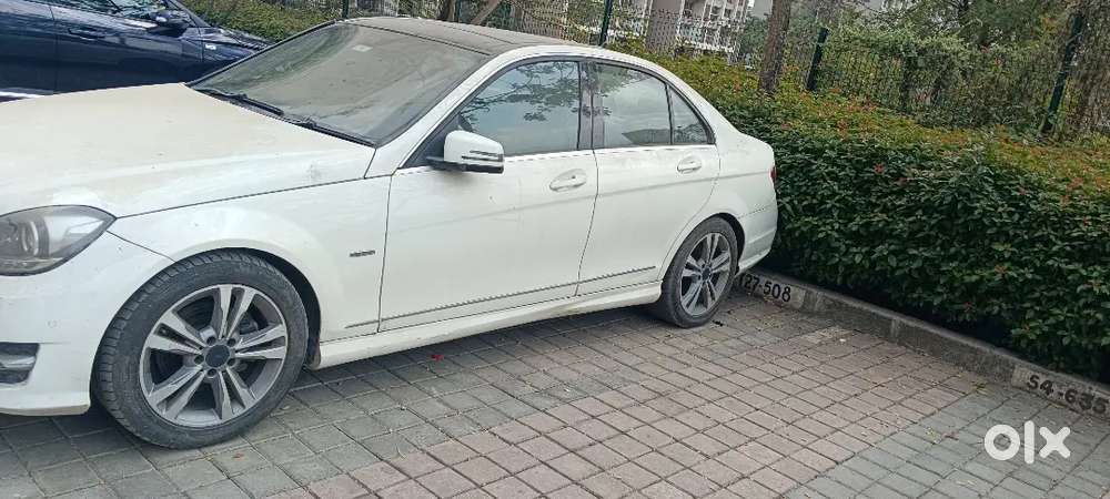 Mercedes-benz C-class 2012 Diesel 135000 Km Driven
