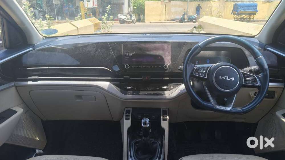 Kia Carens 1.4 Luxury 7 Str, 2022, Petrol