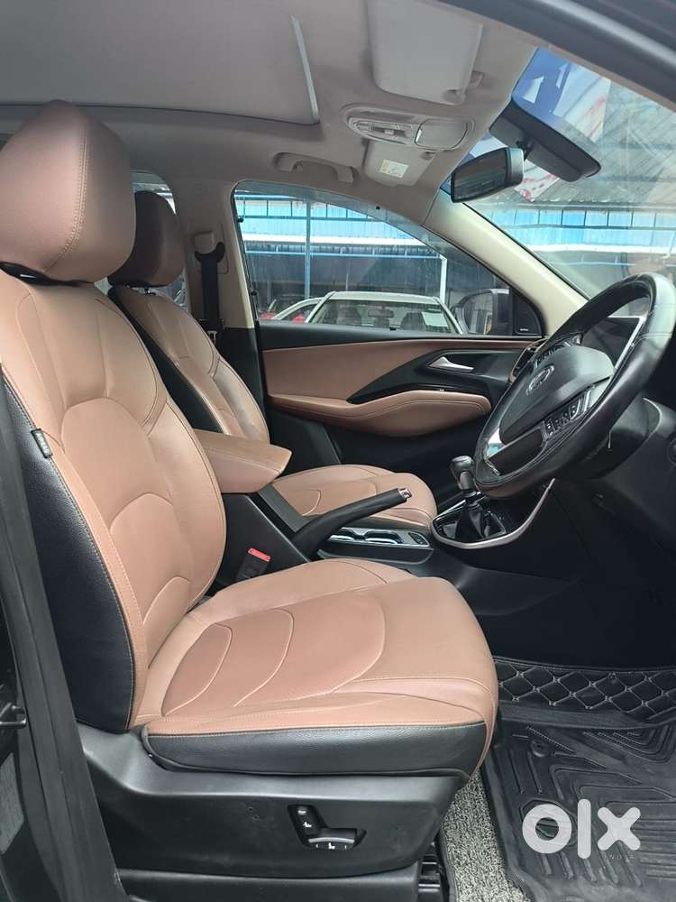 Mg Hector Plus Sharp Pro 1.5 Turbo Petrol 7 Str Dual Tone, 2023, Pet..
