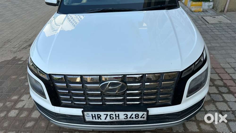 Hyundai Venue Petrol Manual 2023