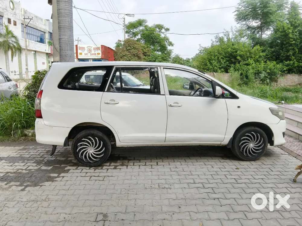 Toyota Innova 2012 Diesel 198000 Km Driven