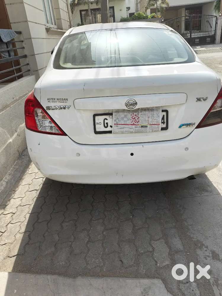Nissan Sunny 2012