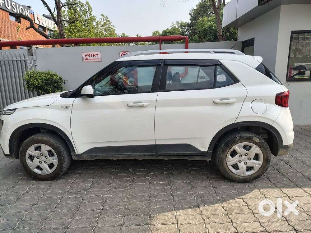 Hyundai Venue S Mt 1.2 Kappa, 2022, Petrol