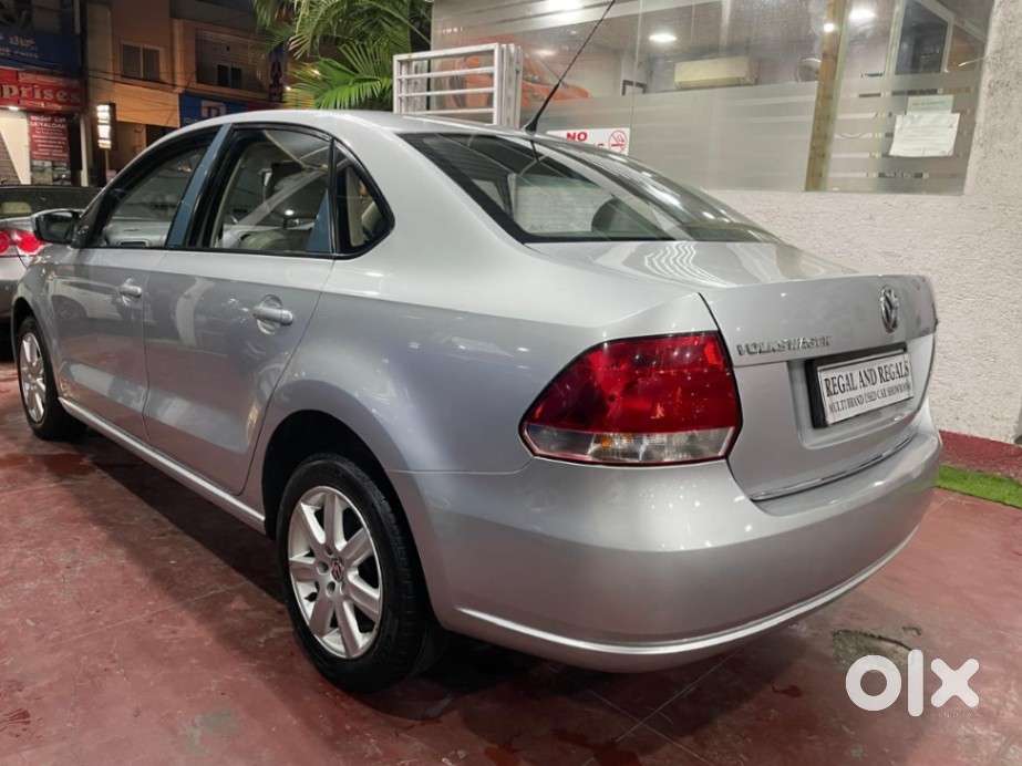 Volkswagen Vento 2010-2013 Petrol Highline, 2011, Petrol