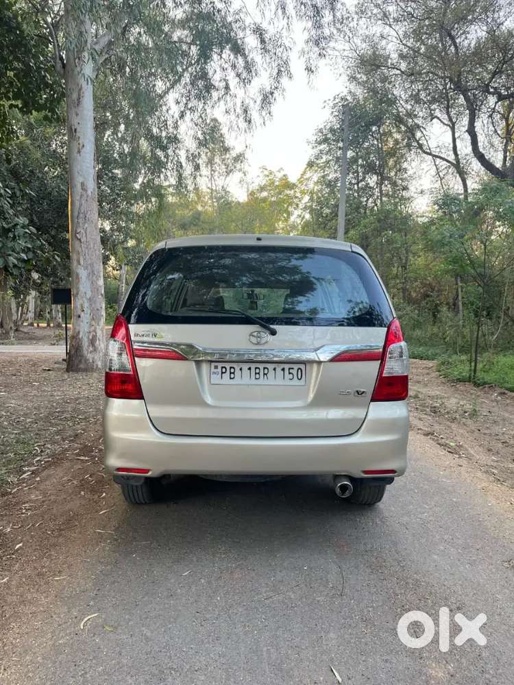 Toyota Innova 2015 Diesel Well Maintained