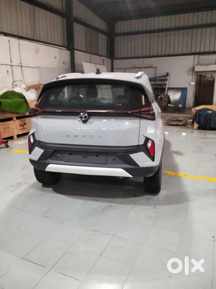 Tata Nexon 2025 Diesel 27000 Km