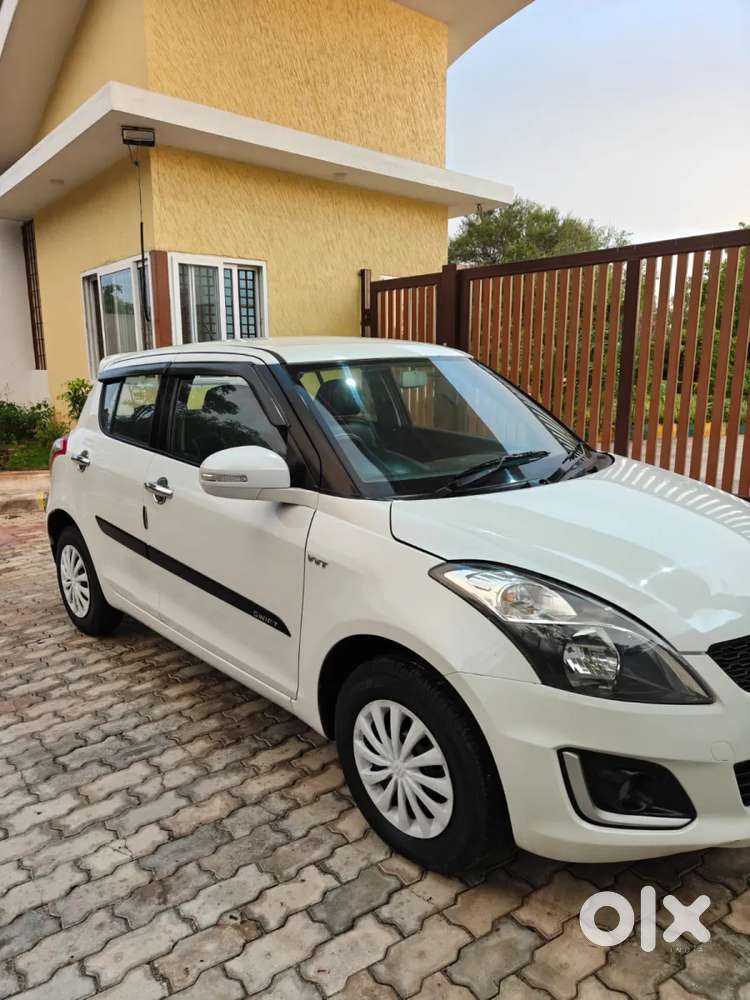Maruti Suzuki Swift Vxi Optional, 2015, Petrol