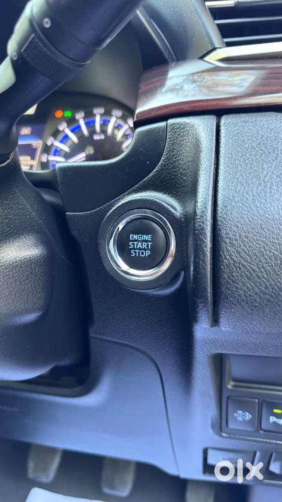 Toyota Innova Crysta [2020-ongoing] 2.4 Vx 8 Str, 2020, Diesel