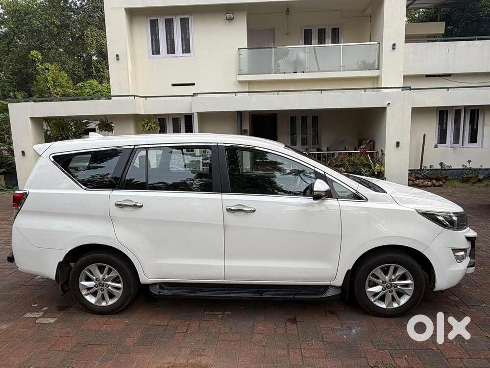 Toyota Innova Crysta 2017 Diesel Well Maintained
