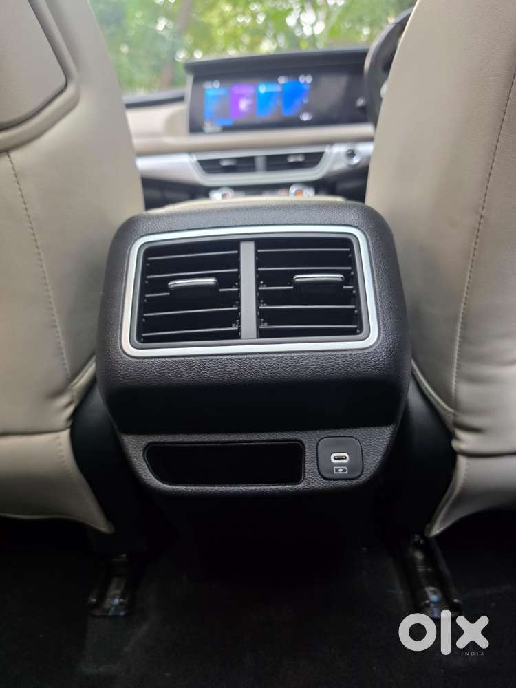 Mahindra Xuv700 2.0 Ax 7 Petrol At Luxury Pack Str, 2023, Petrol