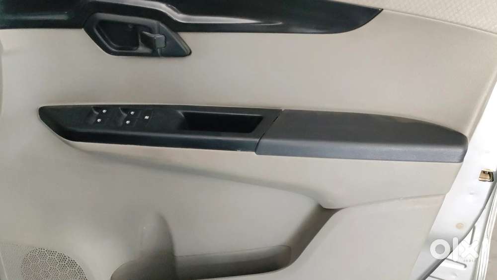 Mahindra Kuv 100 2016-2017 Mfalcon D75 K4, 2016, Diesel