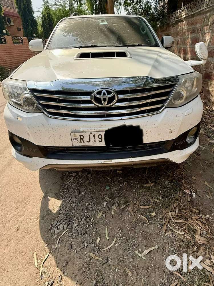 Toyota Fortuner 2013 Diesel 285000 Km Driven