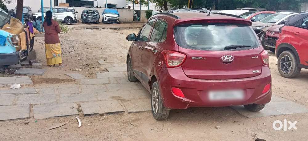 Hyundai Grand I10 2015 Diesel 120000 Km Driven