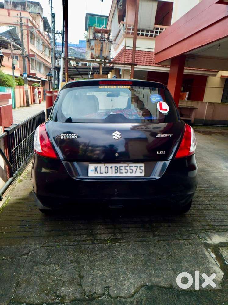 Maruti Suzuki Swift Diesel - 2012 (feb)  Kl-01  Black
