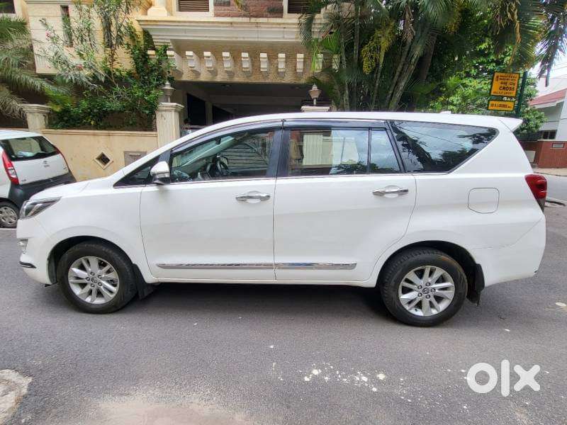 Toyota Innova Crysta 2.7 Gx At 8s, 2016, Petrol