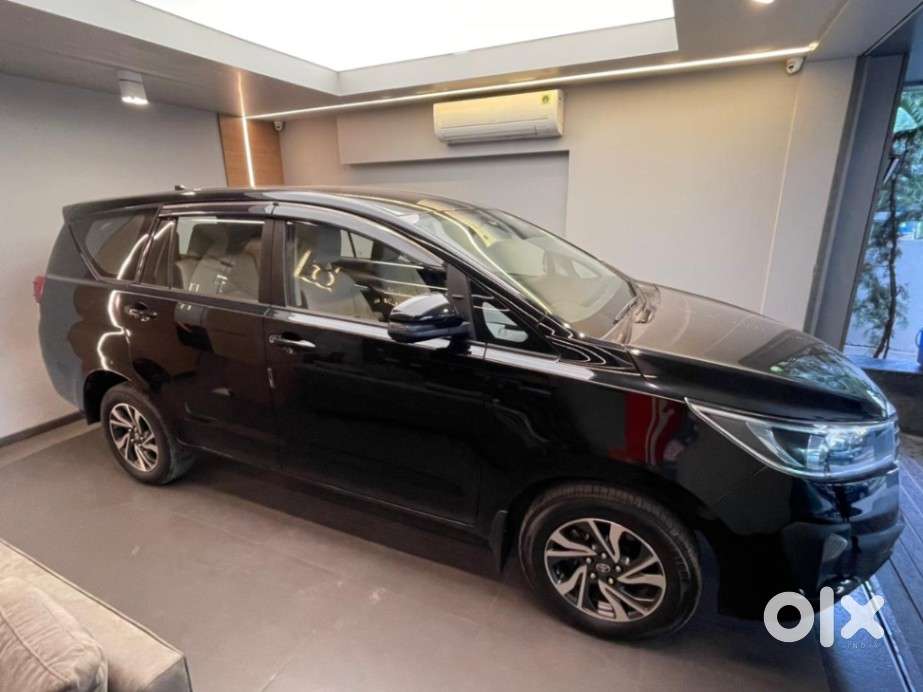 Toyota Innova Crysta [2020-ongoing] 2.4 Gx 8 Str, 2022, Diesel