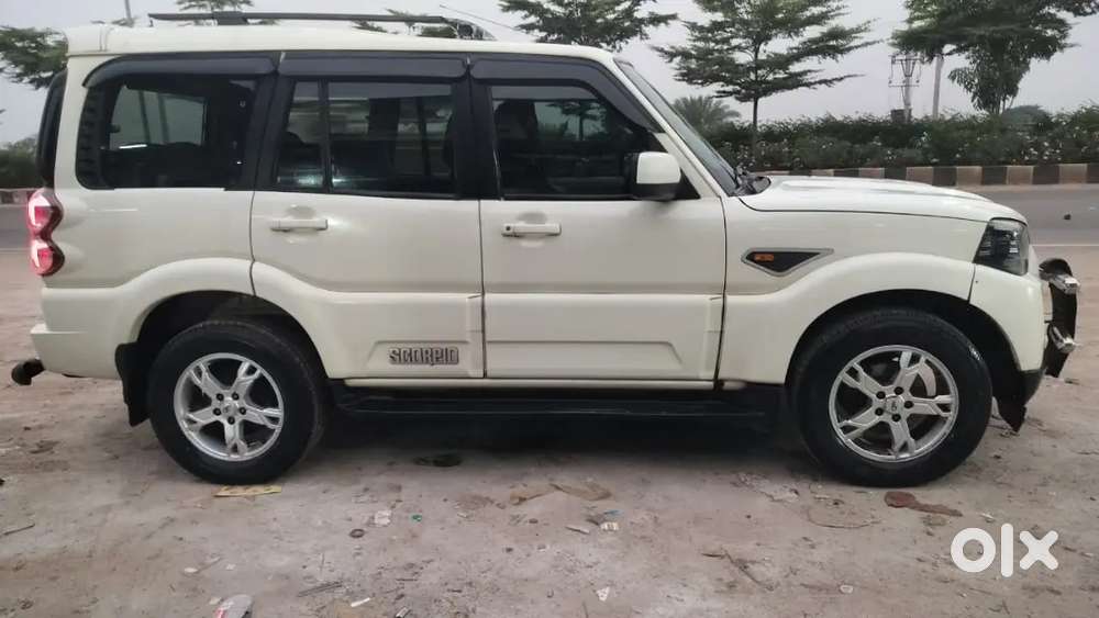 Mahindra Scorpio S10 2017 Diesel 110000 Km Driven