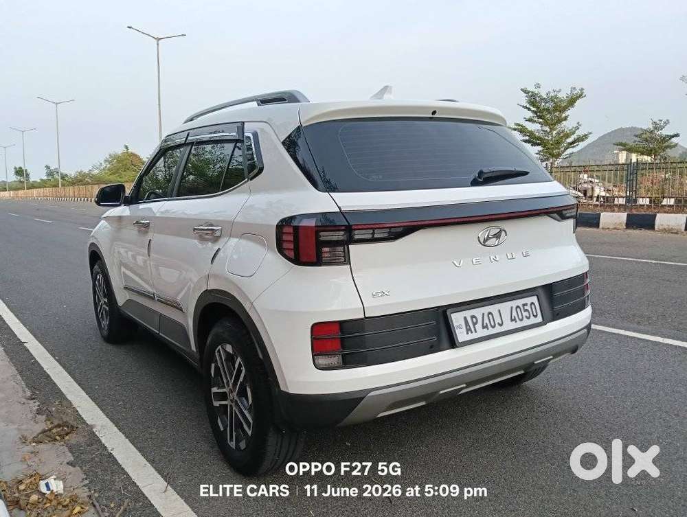 Hyundai Venue Sx Mt, 2023, Diesel