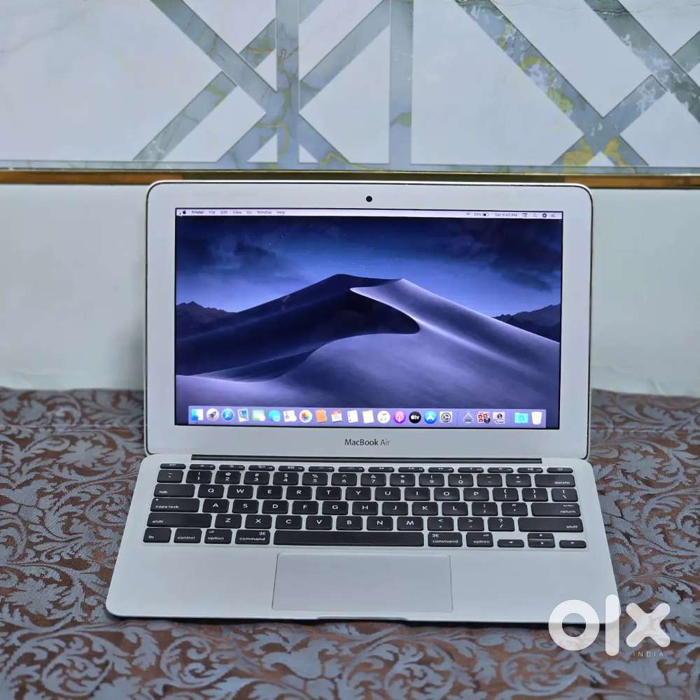 MacBook Air 11インチ Mid 2013 MD711J/A」 Core i5搭載 /メモリー4GB