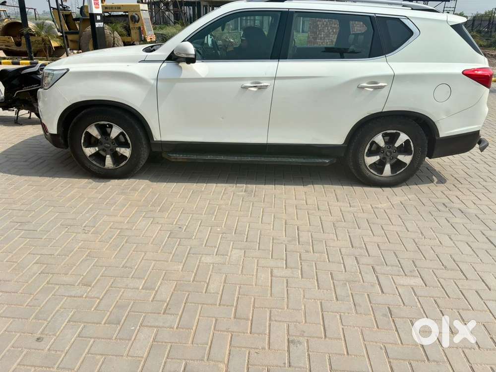 Mahindra Alturas G4 2019 Diesel Automatic Year Uttrakhand Registered