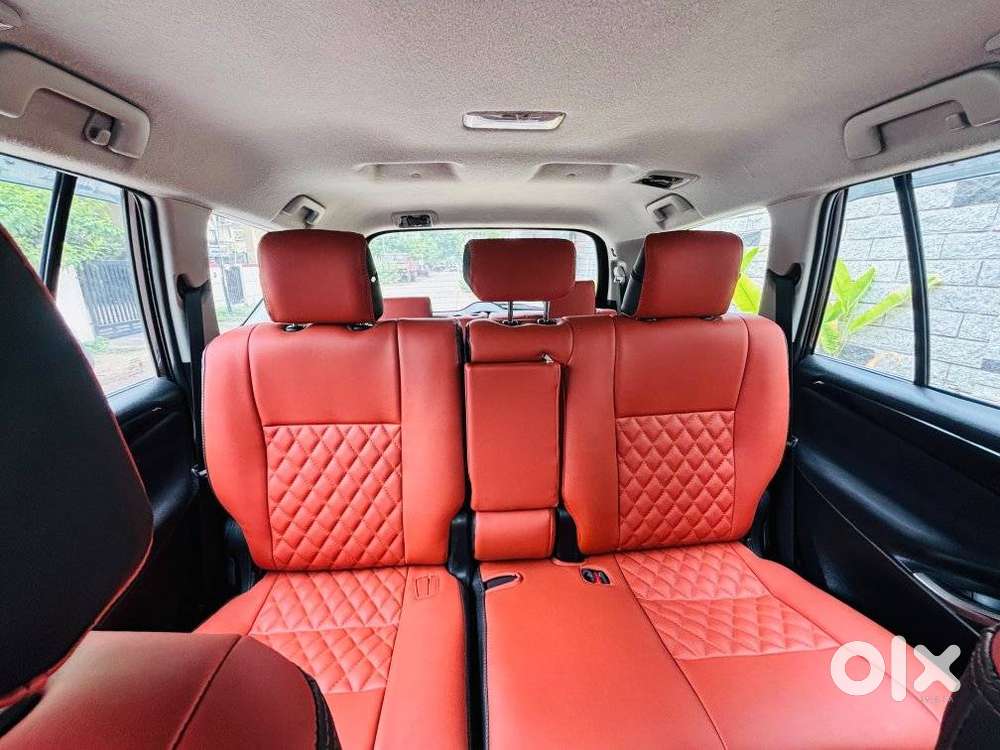 Toyota Innova Crysta 2.4 V 8 Str, 2016, Diesel