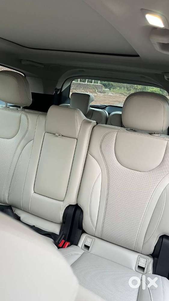 Mahindra Xuv700 2.2 Ax 7 Diesel At Luxury Pack Str, 2025, Diesel