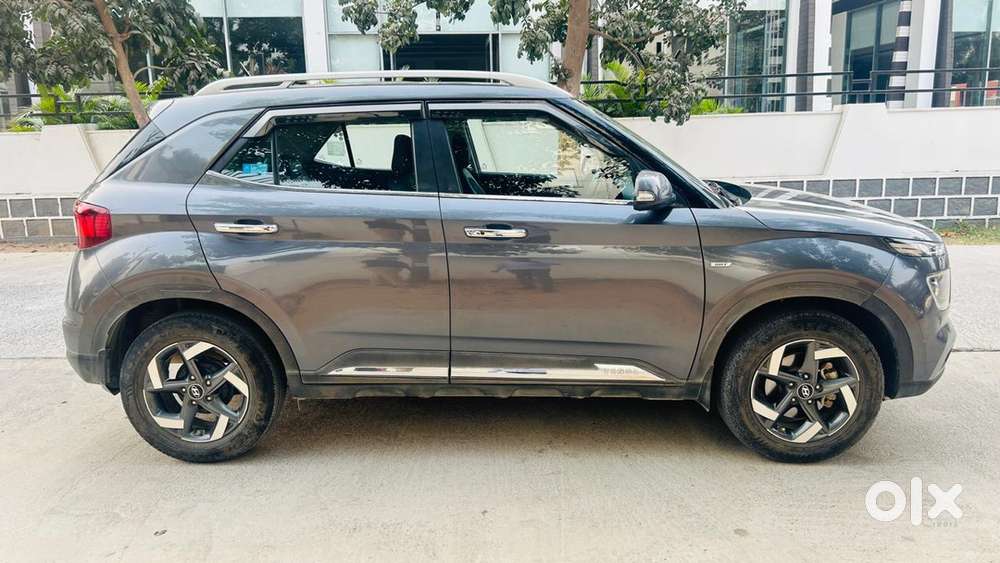 Hyundai Venue Petrol 2021