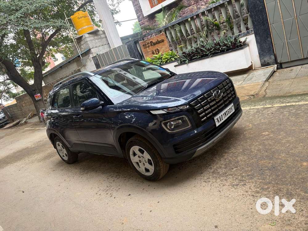 Hyundai Venue 1.2 S (o), 2022, Petrol