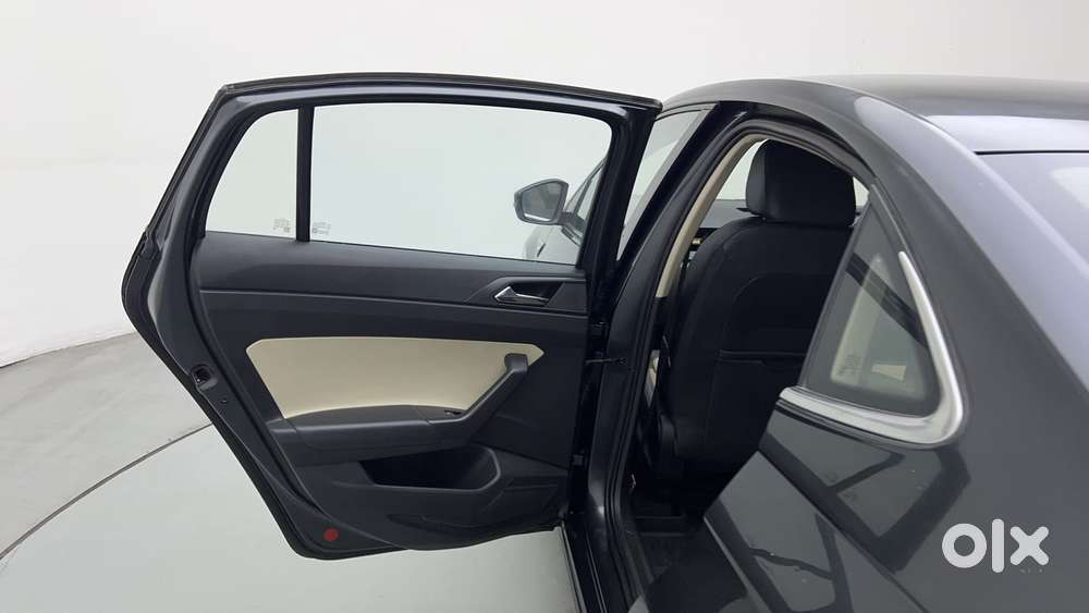 Skoda Slavia Style 1.0l Tsi Mt, 2022, Petrol
