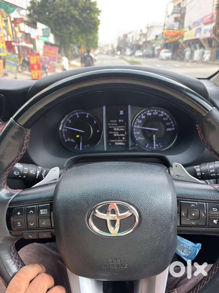 Toyota Fortuner Legender 2023