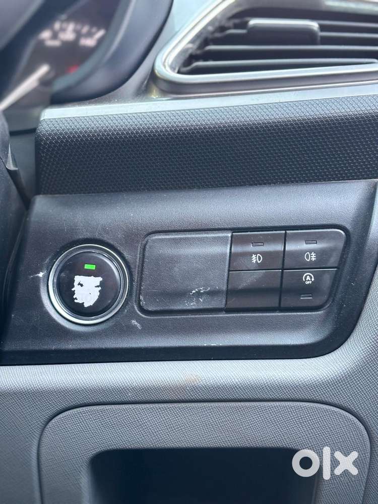 Tata Altroz Xz, 2020, Petrol