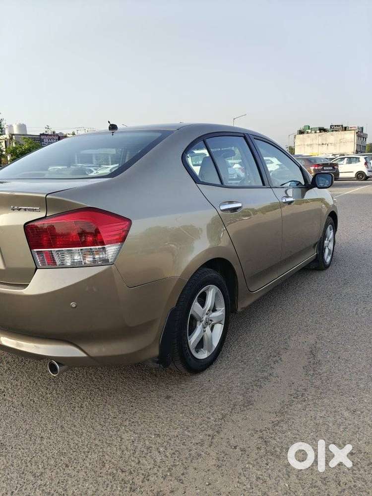 Honda City 2011-2013 V At Exclusive, 2010, Petrol