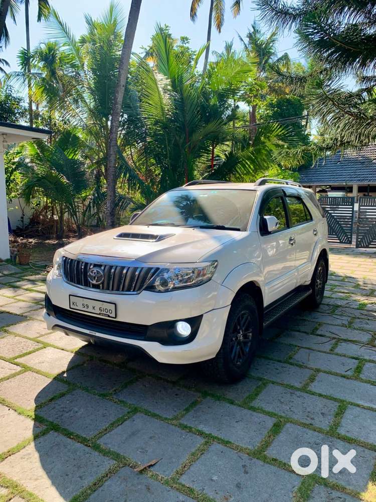 Toyota Fortuner 2014 Diesel 100000 Km Driven