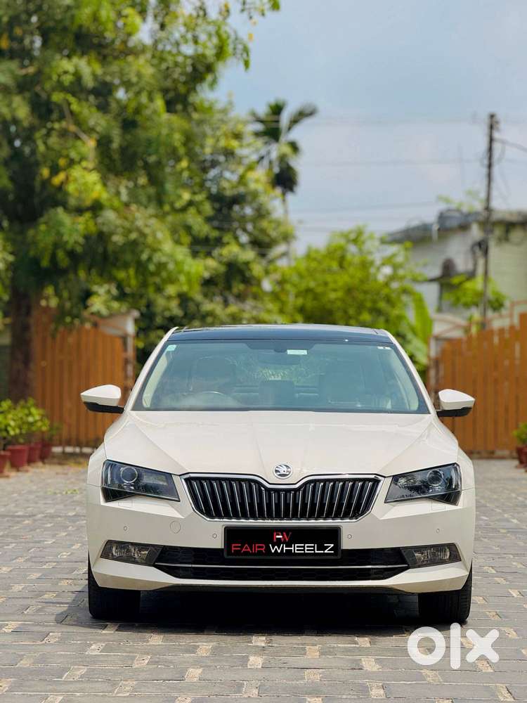Skoda Superb [2014-2016] 1.8 Style Tsi At, 2016, Petrol