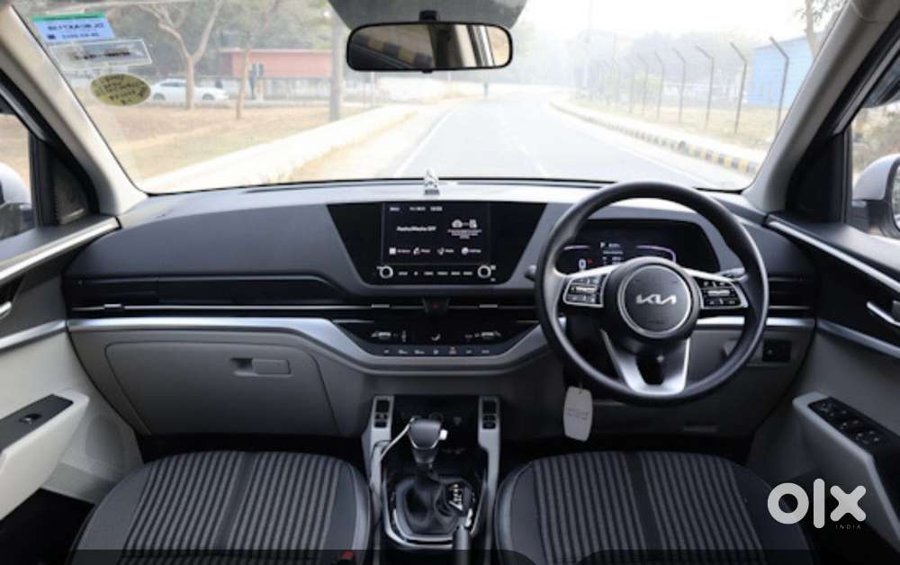 Kia Carens 1.4 Prestige Plus Turbo Dct 7 Str, 2023, Petrol