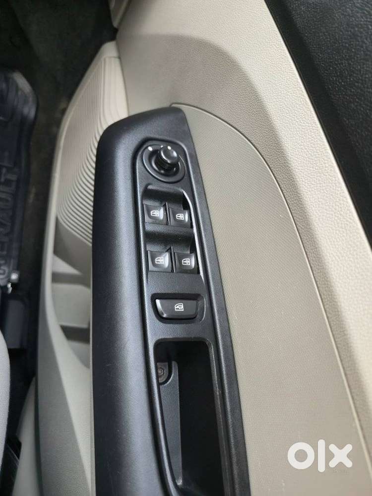 Renault Triber Rxt, 2019, Petrol