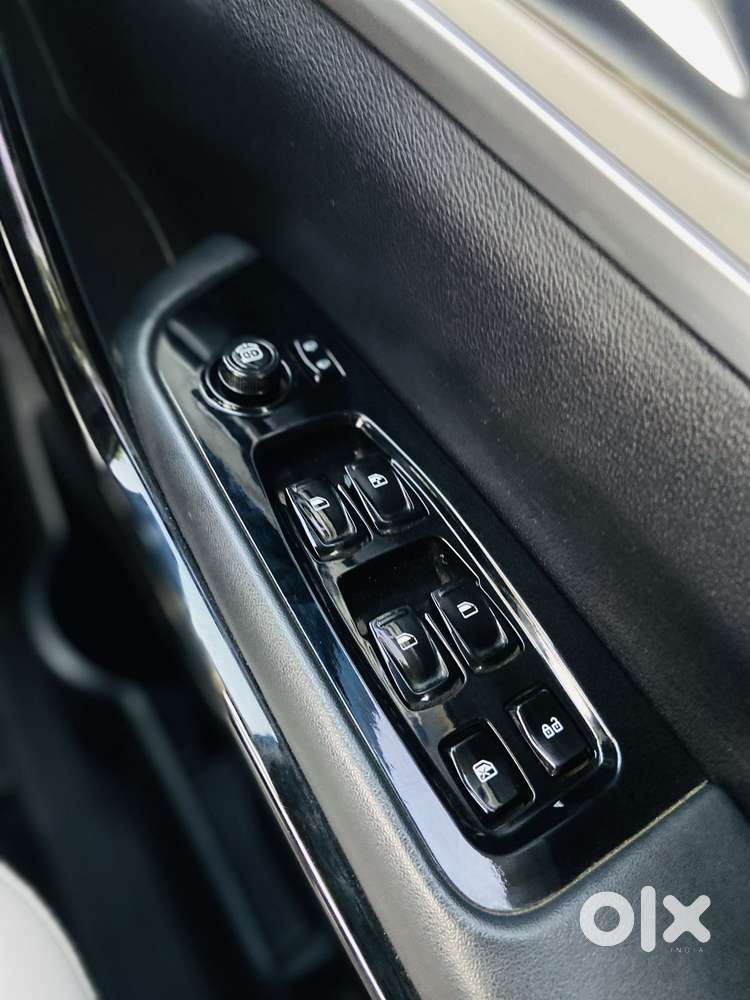 Mahindra Xuv700 2.2 Ax 7 Diesel At Luxury Pack Str Awd, 2023, Diesel