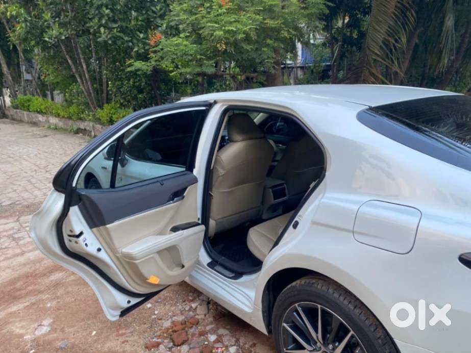 Toyota Camry Hybrid, 2024, Petrol