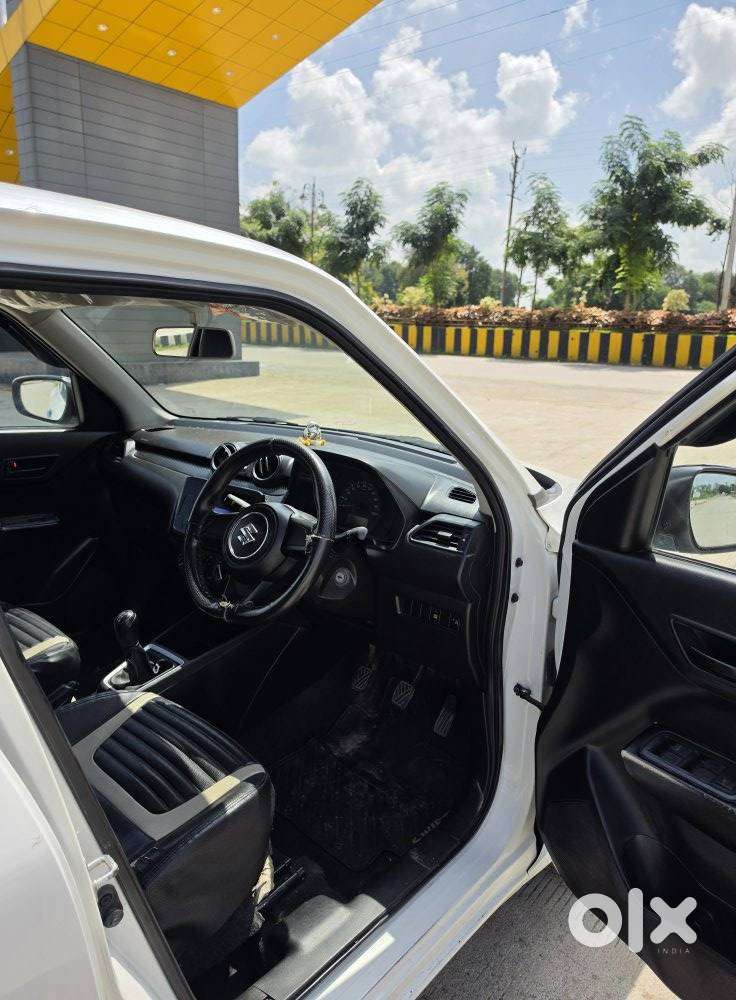 Maruti Suzuki Swift Vxi + Manual, 2022, Petrol