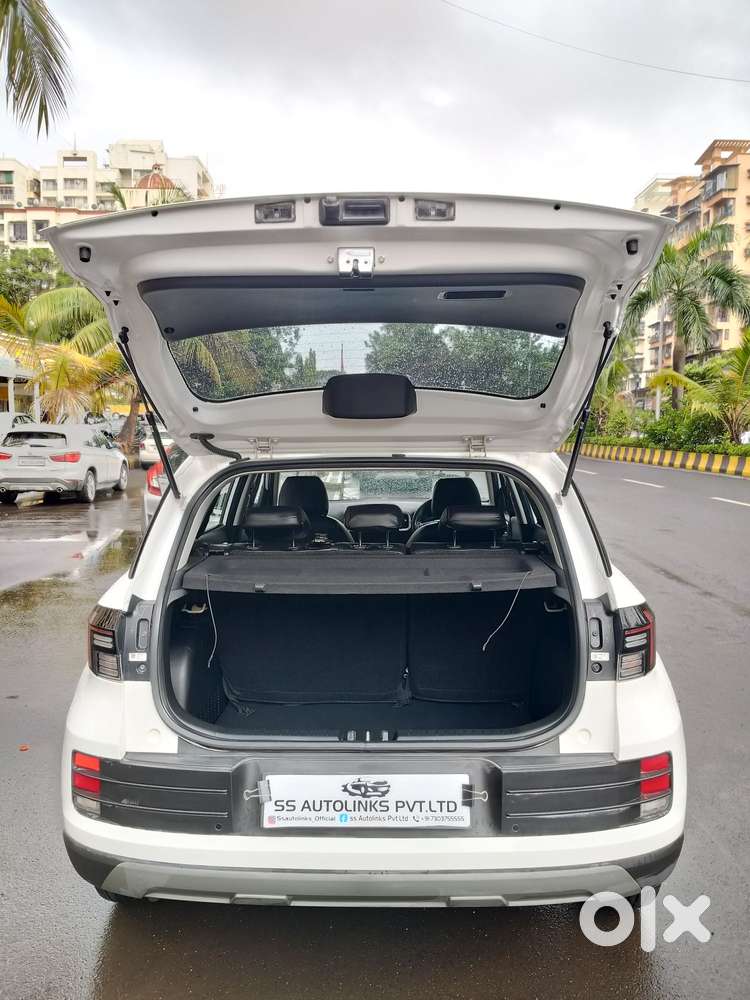 Hyundai Venue 1.2 S (o), 2024, Petrol