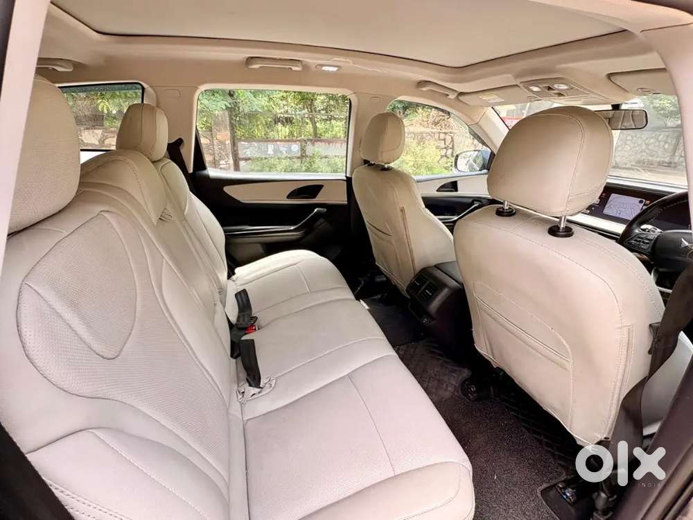Mahindra Xuv700 Diesel Mt 2024