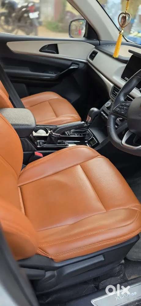 Mahindra Xuv700 2023 Petrol 18000 Km Driven