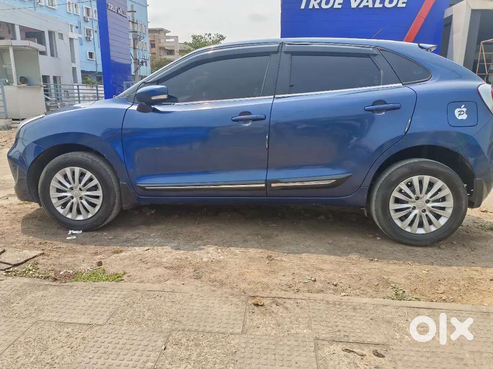 Showroom Tracke Vehicle