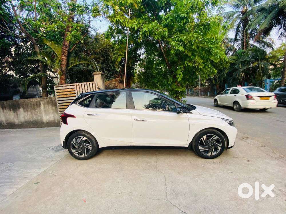 Hyundai I20 Asta (o) 1.2 Ivt Dual Tone, 2023, Petrol