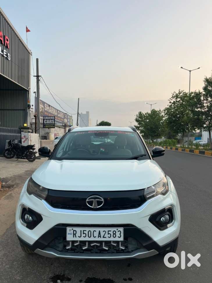 Tata Nexon 1.5 Revotorq Xza Plus (l), 2023, Petrol