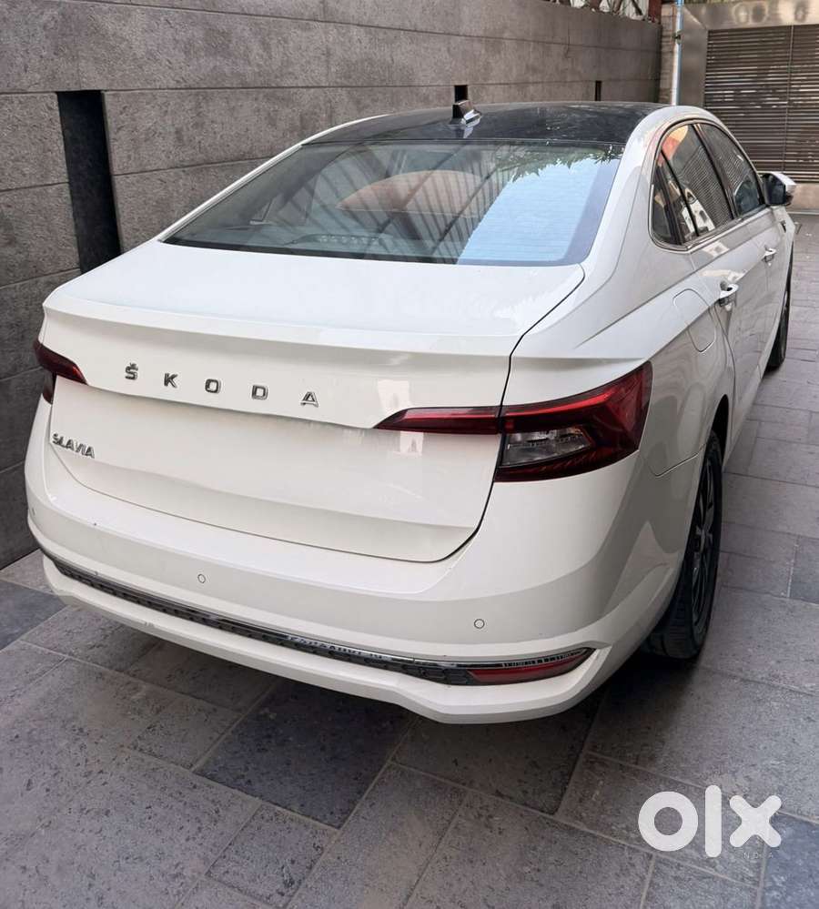 Skoda Slavia 1.0 Tsi Style At, 2023, Petrol