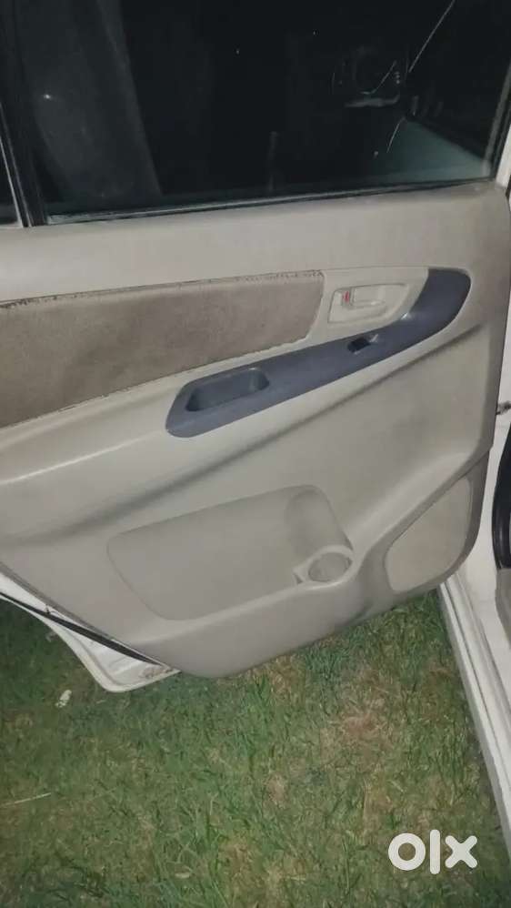 Toyota Innova 2.5 V 2014