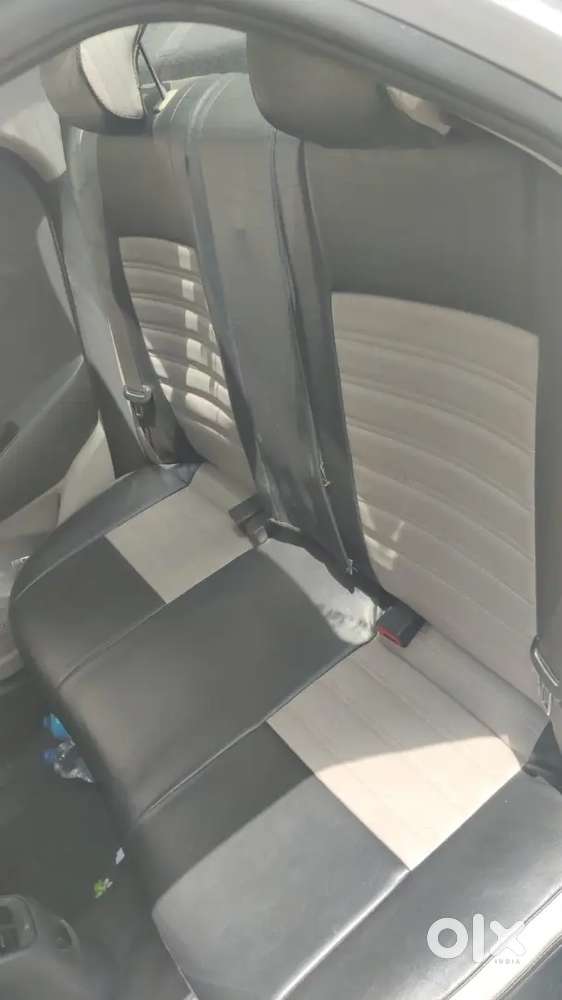 Hyundai Aura 1.2 S 2023 Petrol+cng Manual Milege 31kms /liter