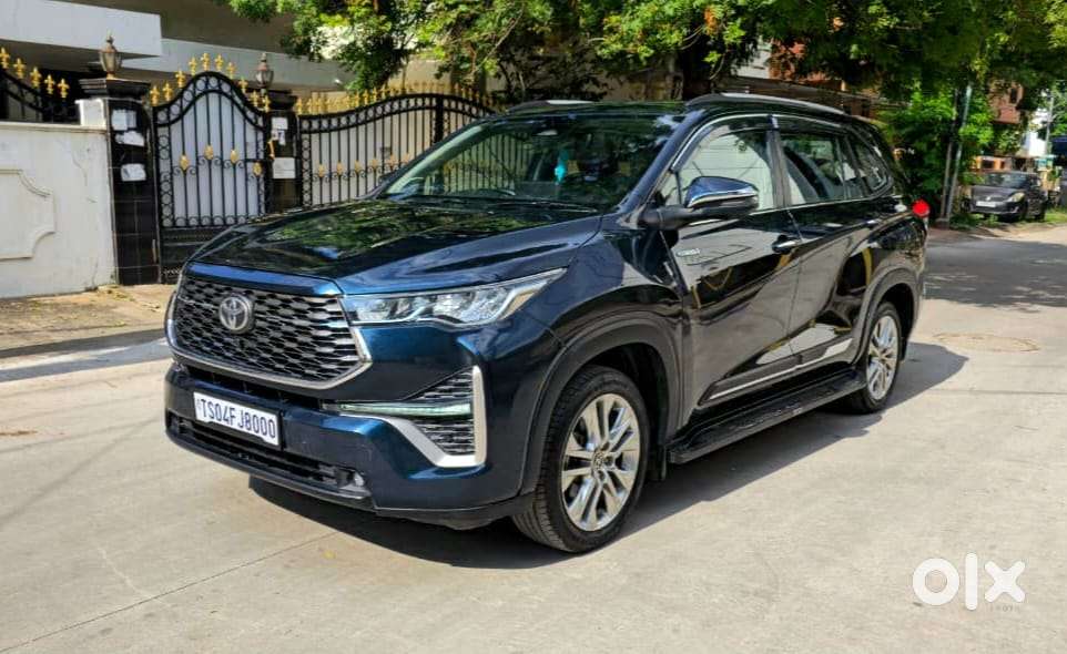 Toyota Innova Hycross 2.0 Zx Hybrid 7 Str, 2023, Petrol