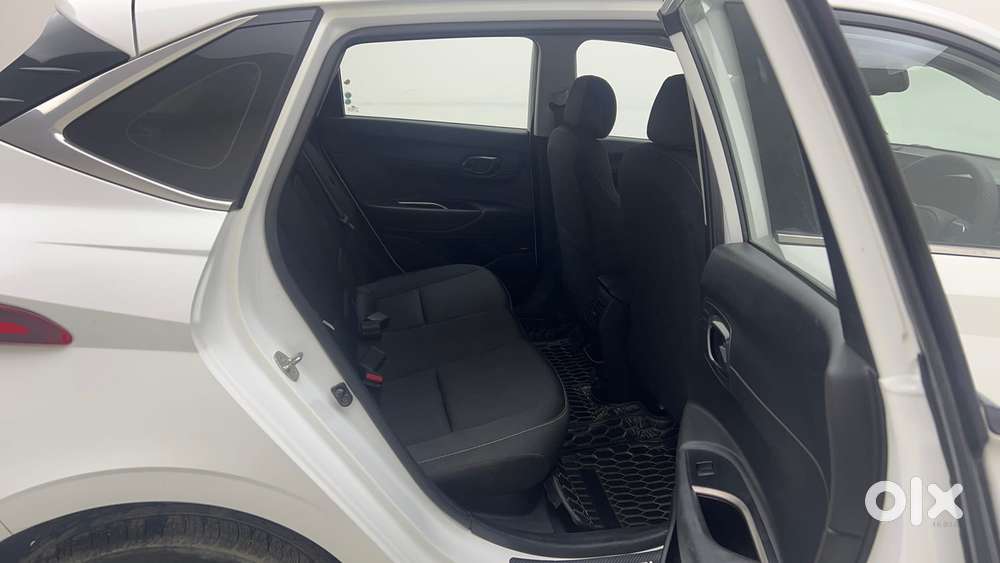 Hyundai New I20 1.2 Asta (o) Mt, 2023, Petrol